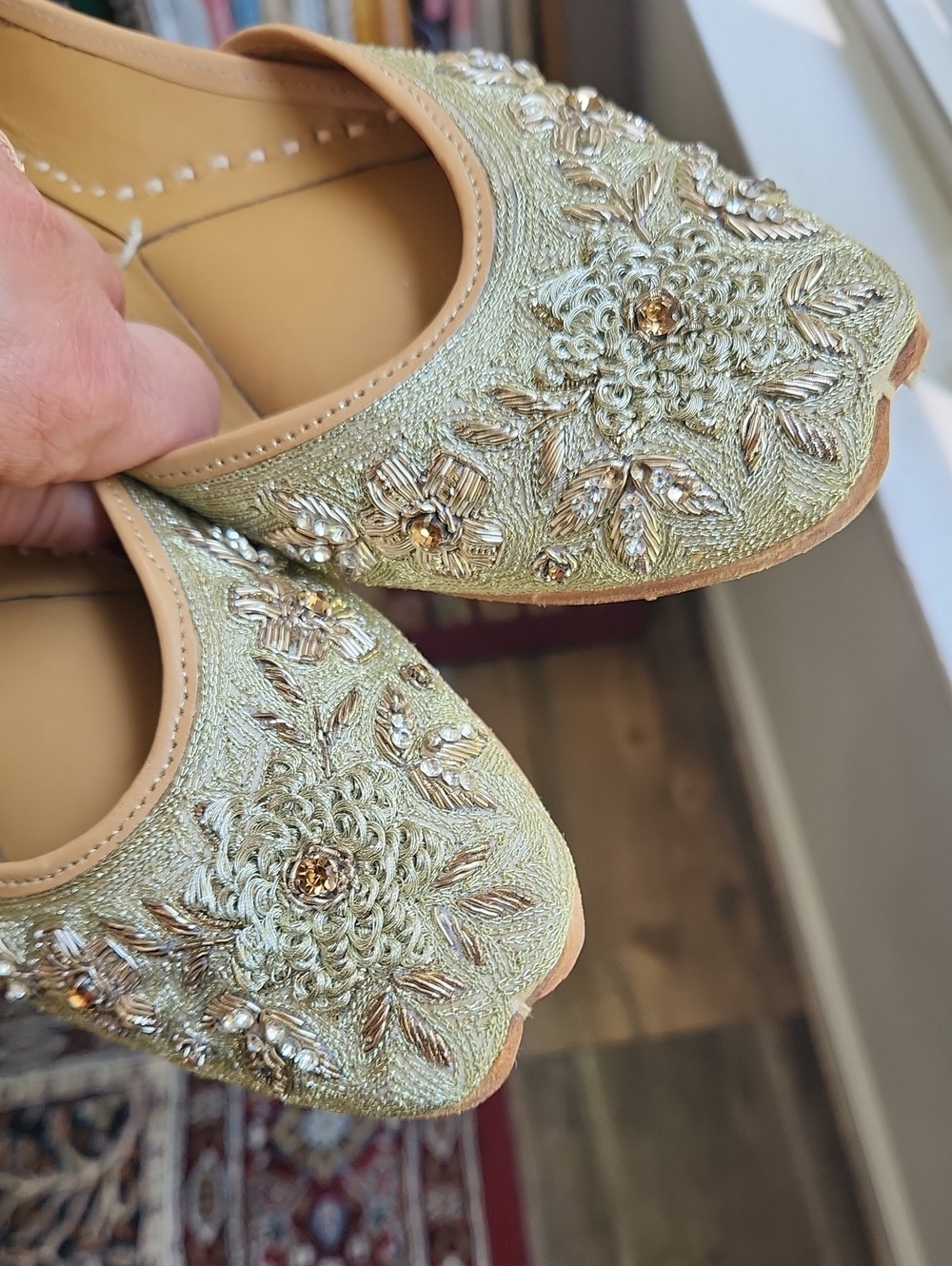 Mochi Embroidered Punjabi Jutti Flats Size 40 Gold Cream US 9 - Picture 15 of 17